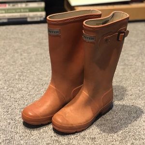 Hunter rain boots young hunter size 2m/3f orange